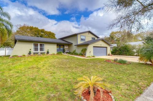 23749 Lake Hills Dr, Lutz, FL 33559-6762
