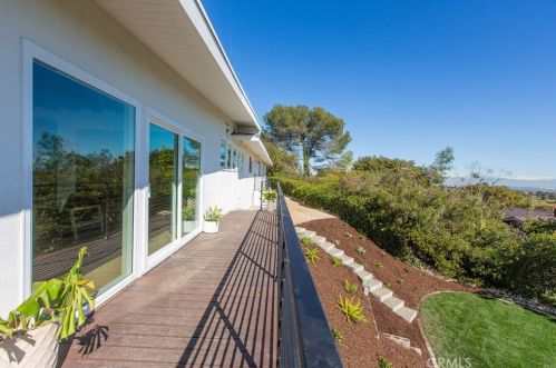 2348 Sunnyside Rdg Rd, Rancho Palos Verdes CA  90275-5216 exterior