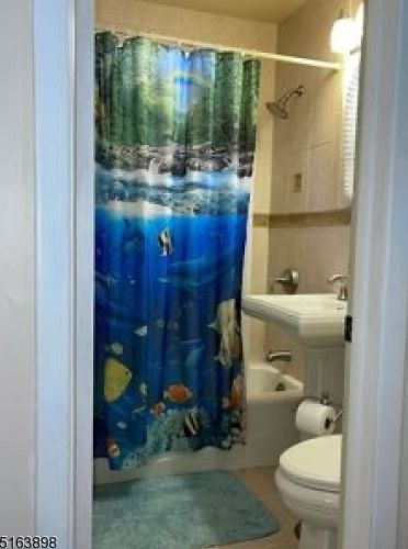 78 Parkway, West Paterson NJ  07424-1256 exterior