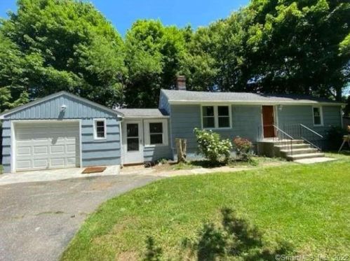 296 Chestnut Hill Ave, Waterbury CT  06704-1613 exterior