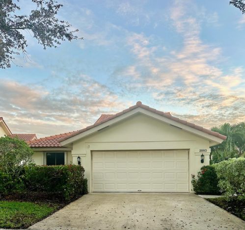 2860 Cuyahoga Ln, West Palm Beach, FL 33409-7207