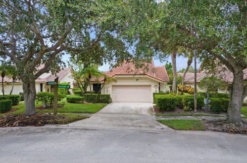 2905 Antietam Ln, West Palm Beach, FL 33409-7202