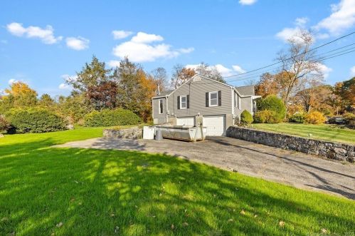 4 Pleasant Rise Cir, Brookfield Center CT  06804-2109 exterior