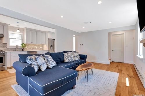 122 Beach Ave, North Bellmore, NY 11710-4703
