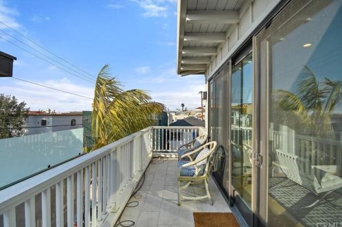 420 31st St, Manhattan Beach CA  90266-3975 exterior