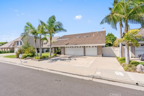 8551 Palermo Dr, Huntington Beach, CA 92646-2626