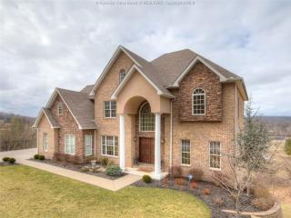 197 St Andrews Dr, Barboursville, WV 25504-1941