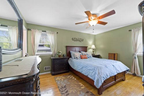 15 Sandburg Dr, Morganville NJ  07751-1428 exterior