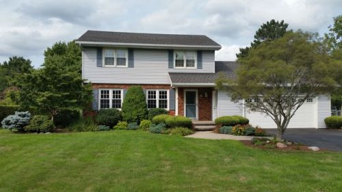 4 Crescent Dr, Brockport, NY 14420-1412