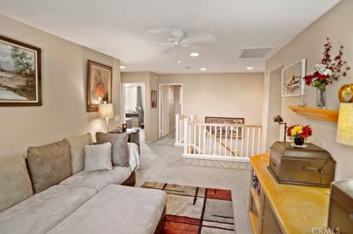 43652 Rialto Dr, Lancaster CA 93535-6156 exterior