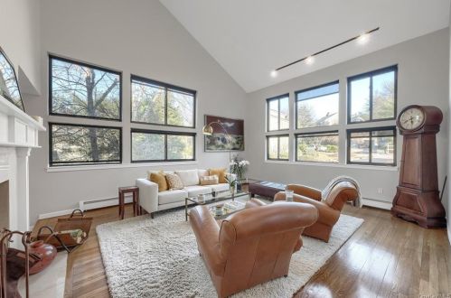 156 Arbor Crst, Somers Town, NY 10589-1809