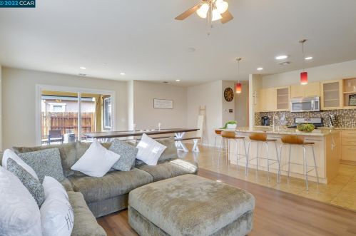 2243 Eastport Dr, Oakley CA  94561-3539 exterior