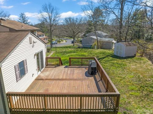 2 Perry Rd, East Brunswick NJ  08816-1324 exterior