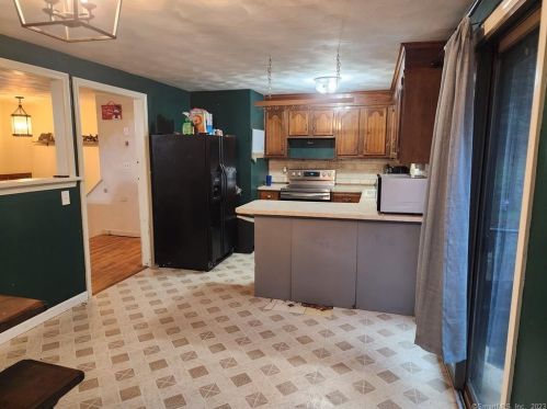 67 Old Windham Rd, South Windham CT  06266-1135 exterior