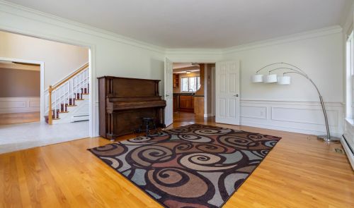 18 Bedros St, Windham, NH 03087-1626