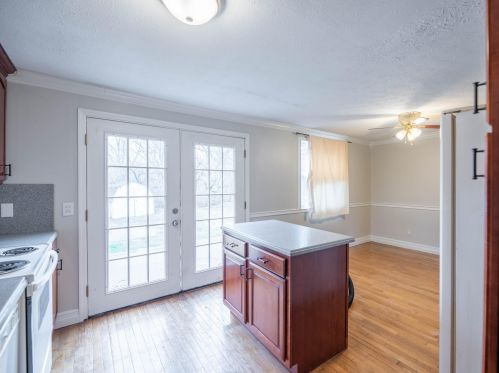 24 Crystal Lake Dr, Covington, KY 41017-9715
