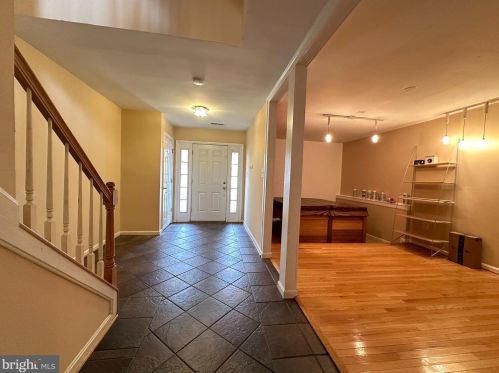 2434 Clover Field Cir, Herndon VA  20171-4325 exterior