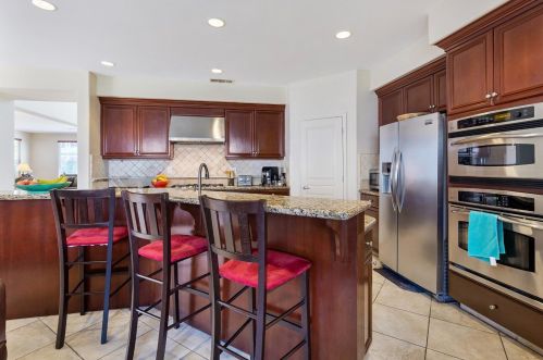 2073 Wyndham Way, Lodi CA  95242-4807 exterior