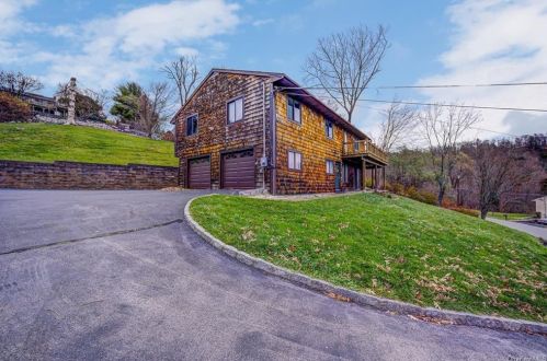 22 Panorama Dr, Patterson NY  12563-2305 exterior