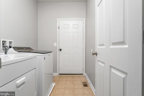 1305 Preserve Ln, Fredericksburg VA  22401-8417 exterior