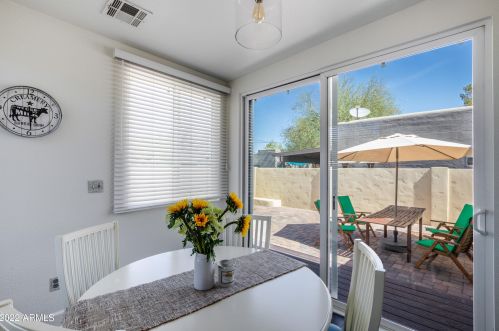 2506 10 St, Phoenix AZ 85024-4130 exterior