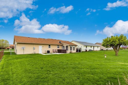 391 Waverly Ave, Washington Ch OH  43160-2464 exterior