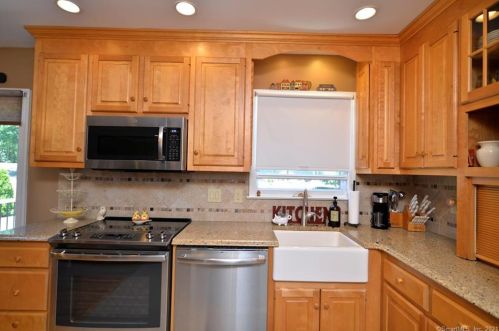 181 French St, Bristol CT  06010-5554 exterior