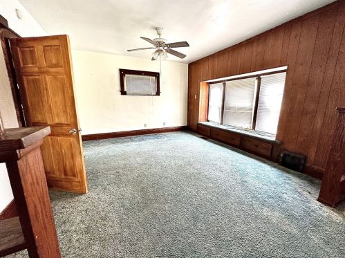 735 Oakland Ave, Hermitage PA  16146-2390 exterior