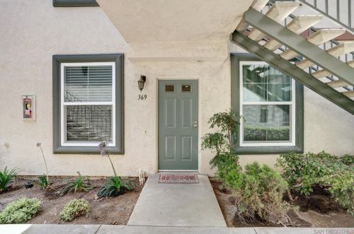 10921 Sabre Hill Dr, San Diego, CA 92128-4184