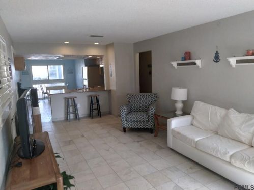 2115 Daytona Ave, Flagler Beach, FL 32136-3951