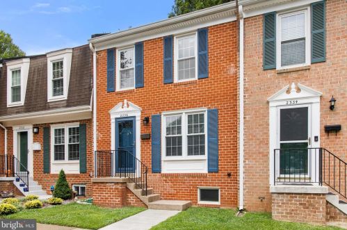2356 Horseferry Ct, Herndon VA 20191-2733 exterior