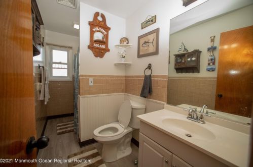 401 Sea Bright Rd, Lacey NJ  08731-4950 exterior