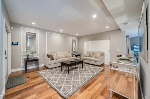 2598 177th Ave, Hollywood FL  33029-5138 exterior