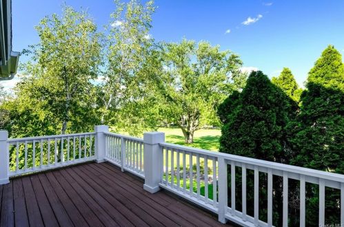 100 Doral Greens Dr, Rye Brook, NY 10573-5406
