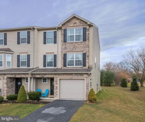 2007 Crown Mill Dr, Centre, PA 19541-9403