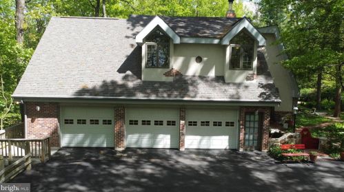5693 Kernsville Rd, Orefield PA  18069-2226 exterior