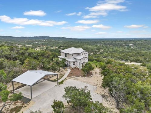 910 Plant Lady Ln, Mount Sharp, TX 78620-3501