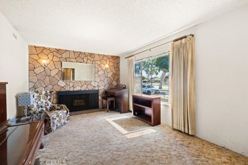 4419 South St, Lakewood CA  90712-1149 exterior