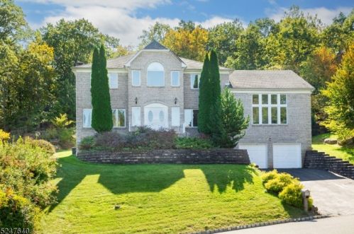 20 Emerson Rd, Greystone Park, NJ 07950-3422