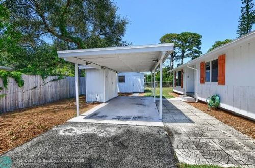 5173 Lake Blvd, Delray Beach FL  33484-4265 exterior