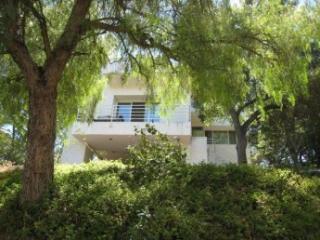 27084 Old Chimney Rd, Malibu, CA 90265-2849