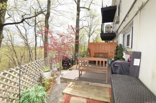 413 Woodland Hl Rd, White Plains NY  10603-3135 exterior
