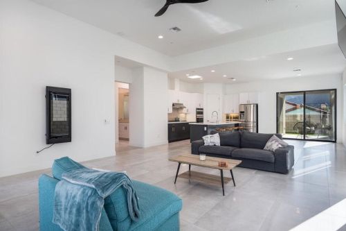 54640 Avenida Juarez, La Quinta CA  92253-3722 exterior
