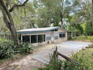 18118 52nd St, Ocklawaha, FL 32179-3304