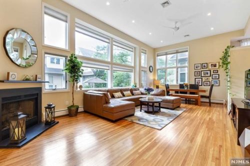 28 Iris Cir, Ridgewood NJ  07452-3430 exterior