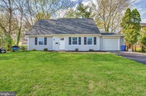 561 Charleston Rd, Willingboro NJ  08046-1768 exterior