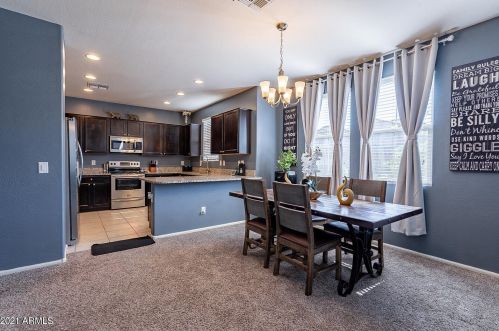 1945 77 Dr, Phoenix AZ 85033-2453 exterior