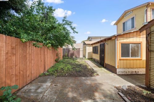 6035 Holway St, Oakland CA  94621-4137 exterior