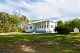 2910 River Rd, Scottsville, VA 24590-4700