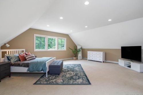 98 Ryefield Rd, Middletown CT  06457-5700 exterior
